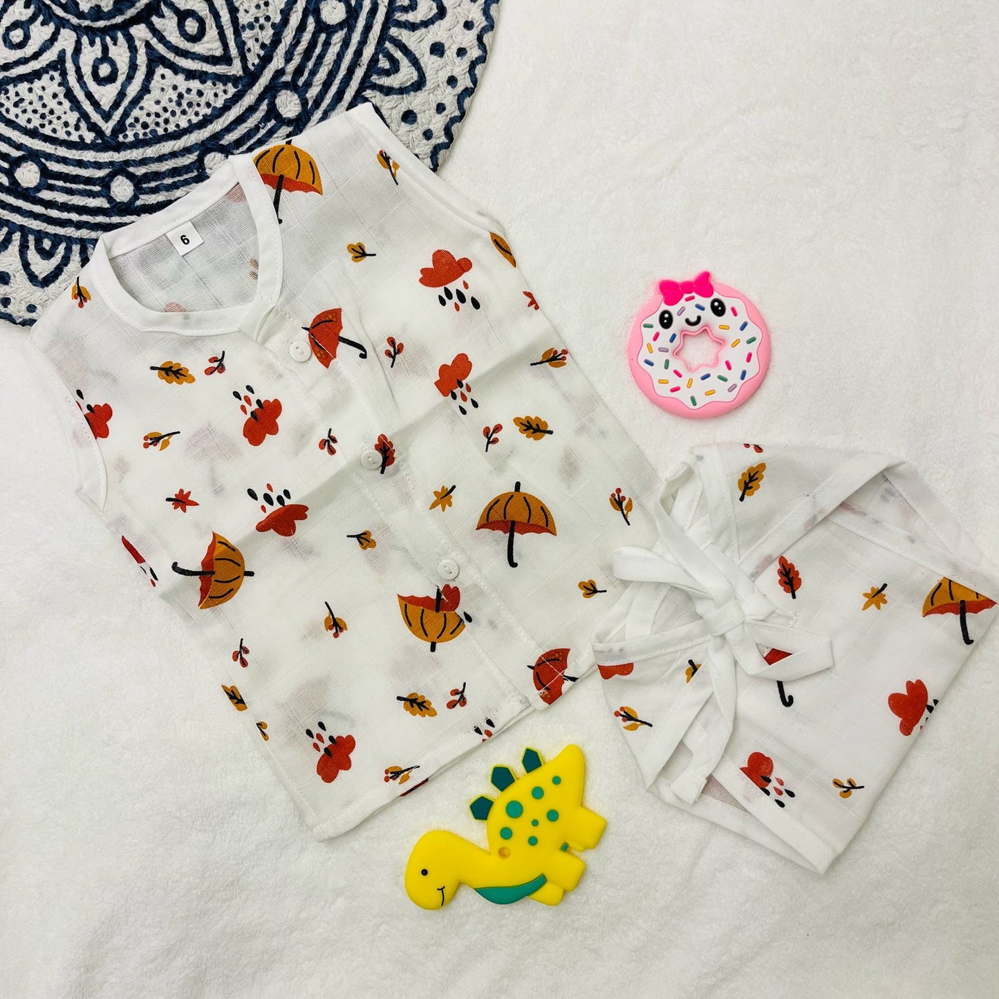 Pure Muslin Button Jabla & Padded Langot | 0-6 Months | Matching Set | Knot Padded Langot & Button Jabla | Umbrella Rain