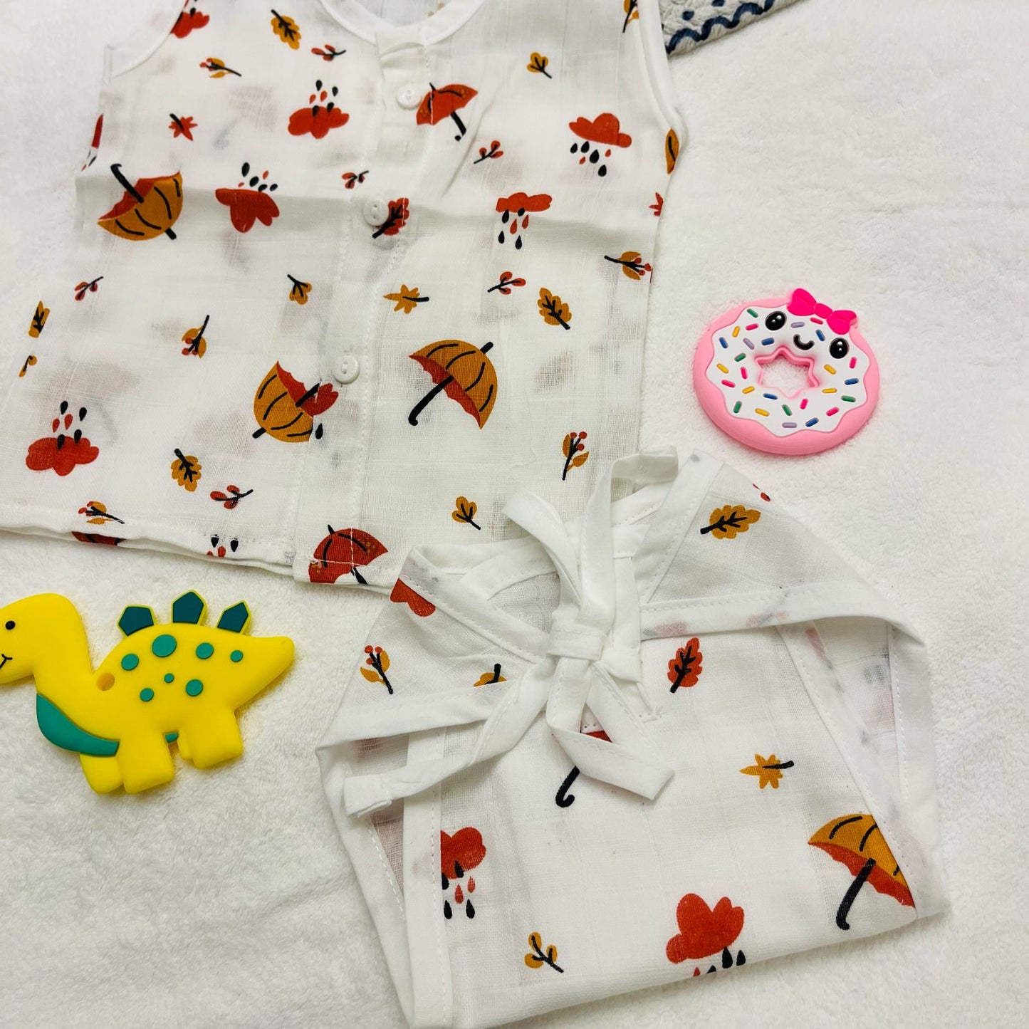 Pure Muslin Button Jabla & Padded Langot | 0-6 Months | Matching Set | Knot Padded Langot & Button Jabla | Umbrella Rain