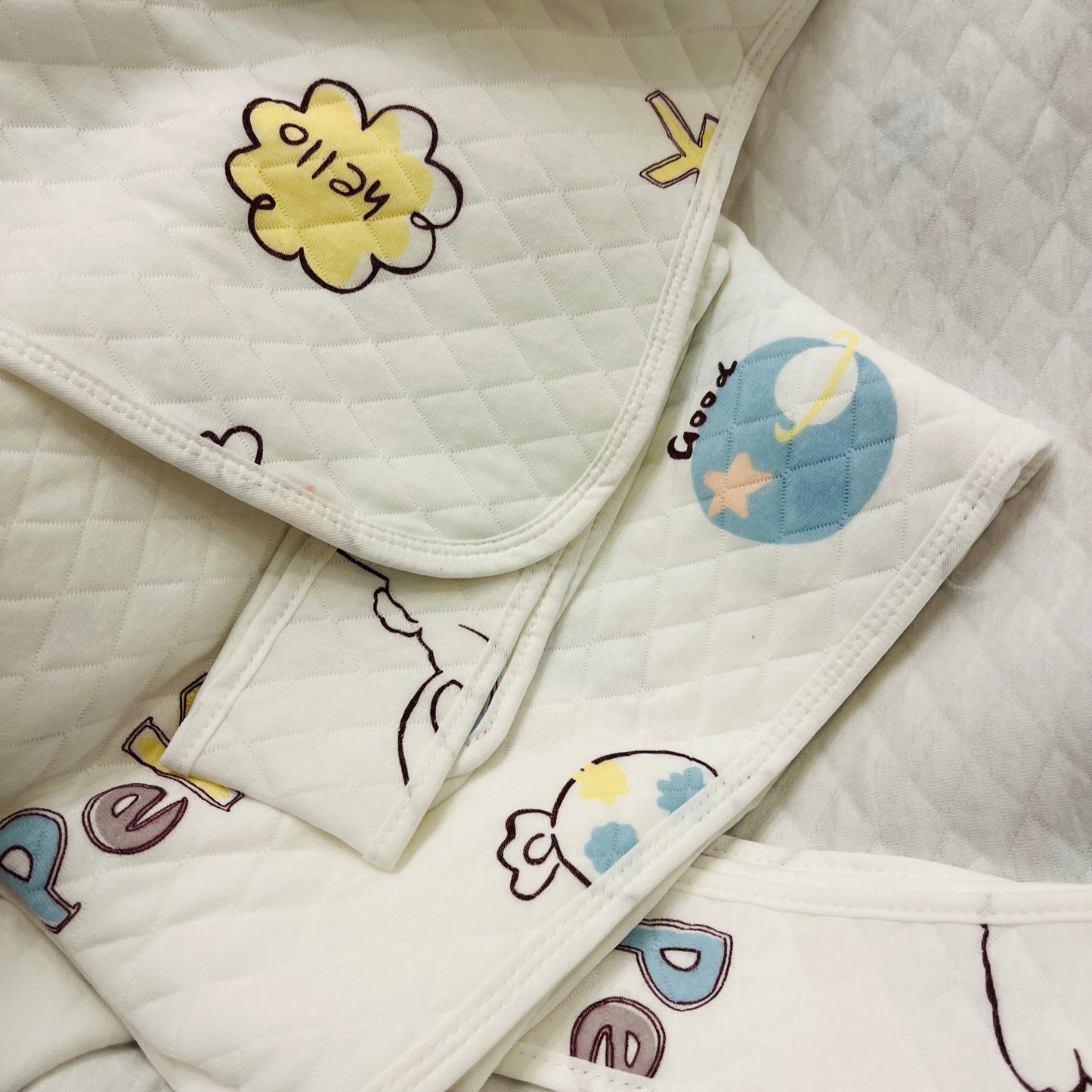 Eco - Muslin Cotton Hooded Blanket cum Towel | Cute Hello Words | (0 Months to 30 Months)