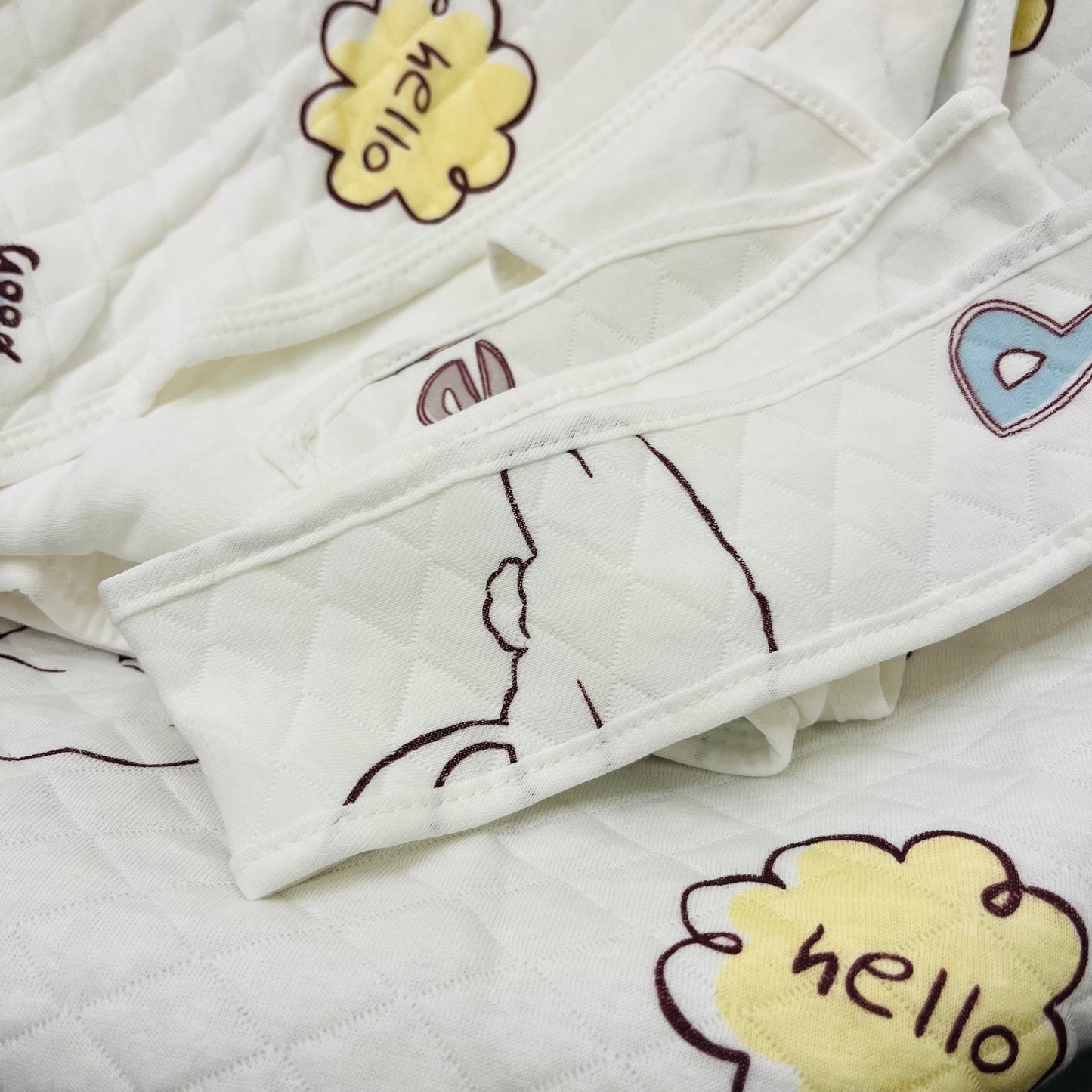 Eco - Muslin Cotton Hooded Blanket cum Towel | Cute Hello Words | (0 Months to 30 Months)